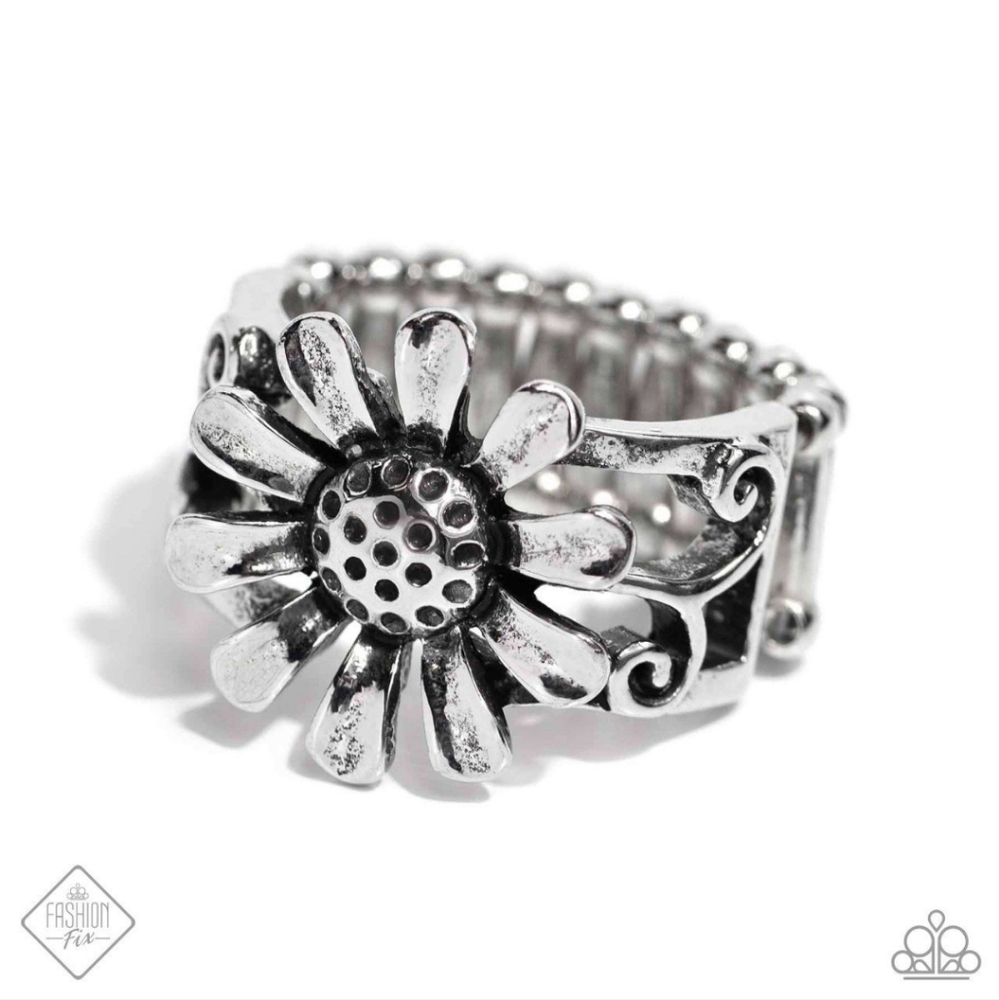 Landslide Lover Silver Ring Flower Fashion Jewerly Paparazzi